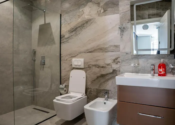 Luxury With Jacuzzi Apartment